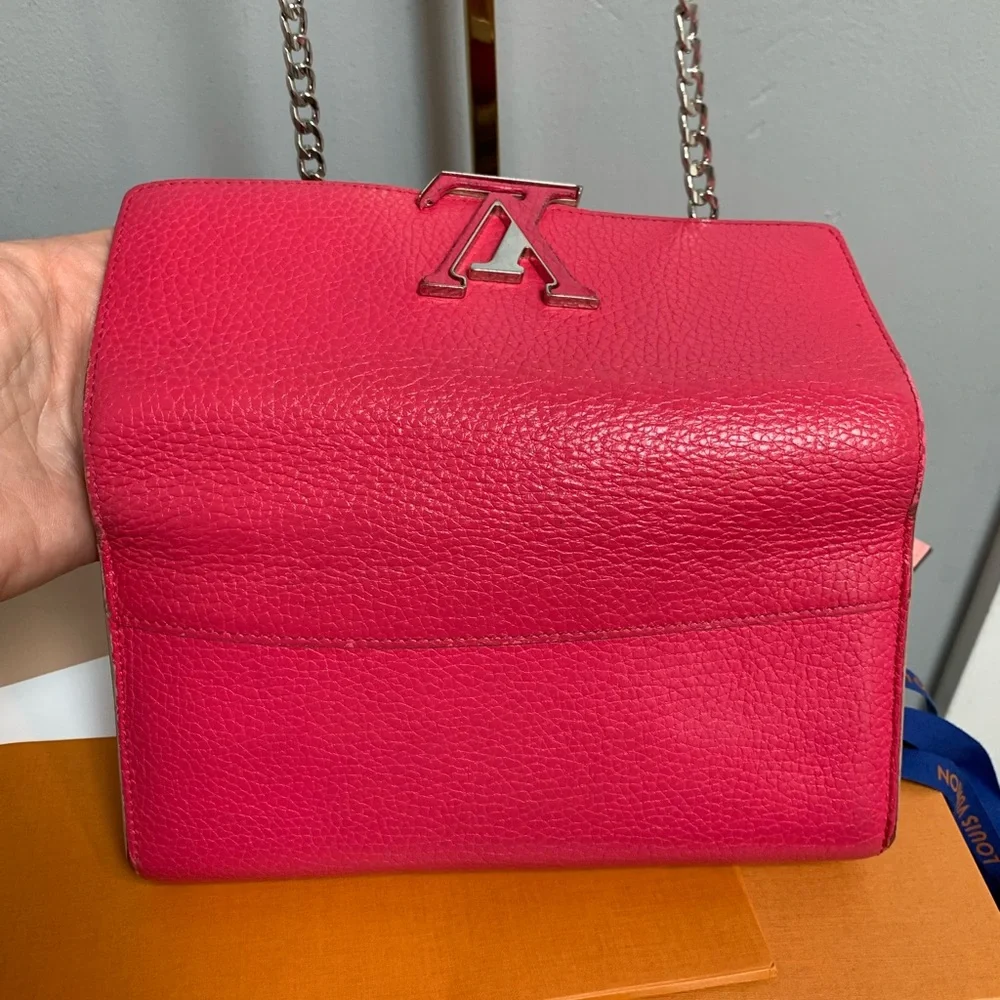2016 authentic Louis Vuitton fuscia Capucines Taurillon leather wallet
